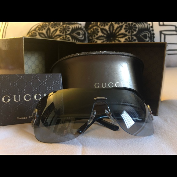 Gucci Sunglasses - Picture 2 of 11